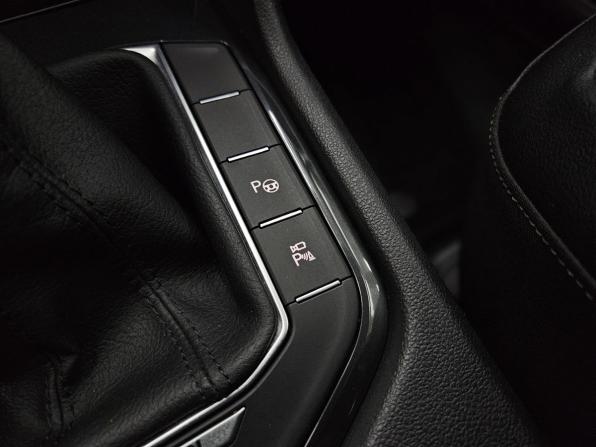 Volkswagen Tiguan II Рестайлинг с пробегом 2021 года, цена 3 540 000 рублей, 91800 км, внедорожник, Автокод Объявления