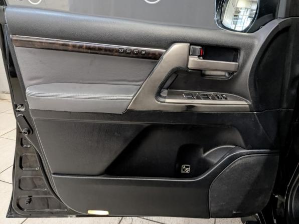 Toyota Land Cruiser 200 Series с пробегом 2010 года, цена 2 175 000 рублей, 300000 км, внедорожник, Автокод Объявления