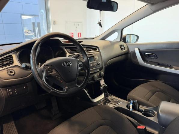Kia Ceed II Рестайлинг с пробегом 2017 года, цена 1 260 000 рублей, 161768 км, универсал, Автокод Объявления
