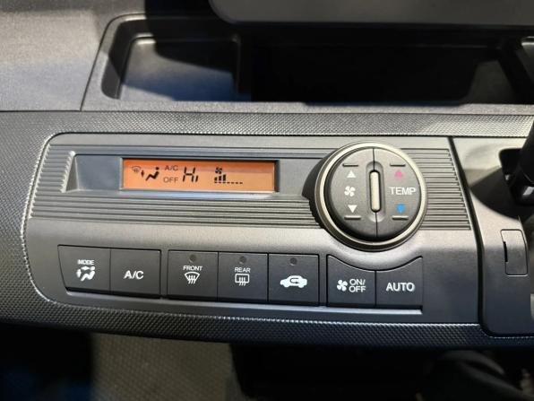 Honda Freed I Рестайлинг с пробегом 2013 года, цена 1 340 000 рублей, 160000 км, компактвэн, Автокод Объявления