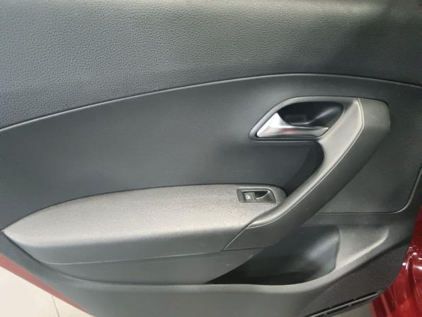Volkswagen Polo V Рестайлинг с пробегом 2018 года, цена 1 130 000 рублей, 188700 км, седан, Автокод Объявления