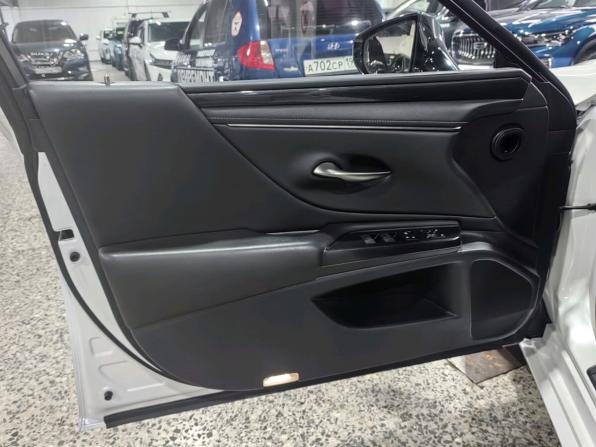 Lexus ES VII с пробегом 2019 года, цена 3 150 000 рублей, 156497 км, седан, Автокод Объявления