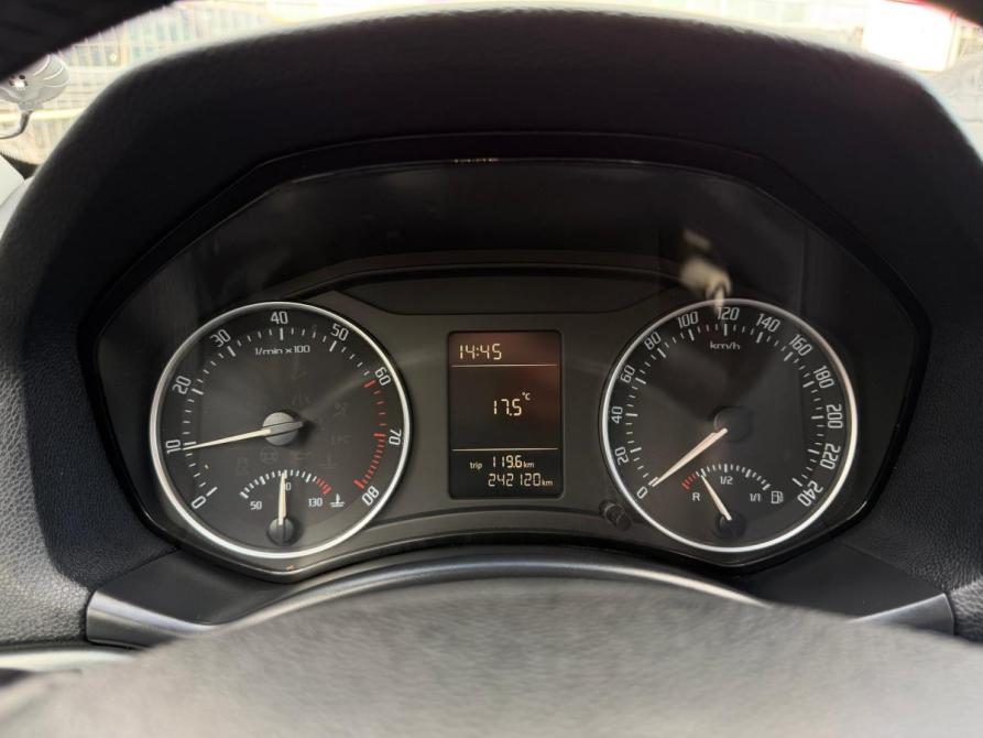 Skoda Octavia II (A5) Рестайлинг Набережные Челны  - изображение 10