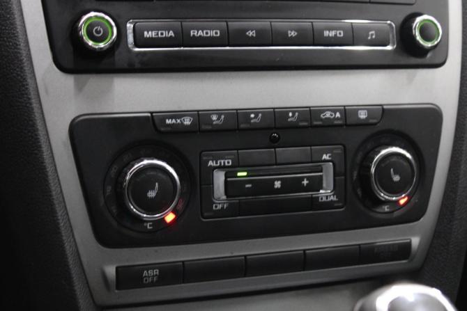 Skoda Octavia II (A5) Рестайлинг с пробегом 2012 года, цена 698 000 рублей, 189331 км, лифтбек, Автокод Объявления