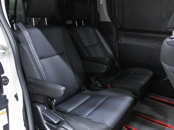 Toyota Noah III (R80) с пробегом 2017 года, цена 2 049 000 рублей, 180971 км, минивэн, Автокод Объявления