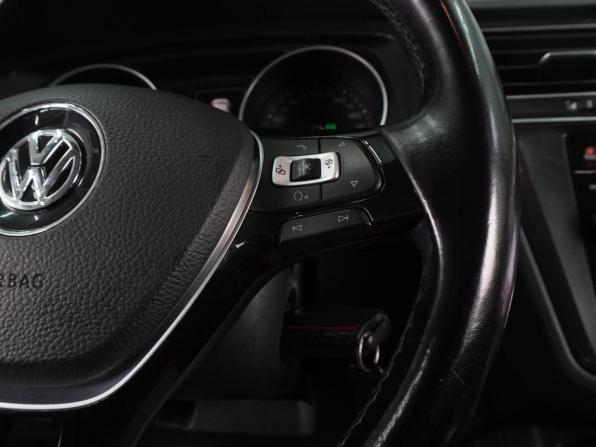 Volkswagen Tiguan II с пробегом 2017 года, цена 2 120 000 рублей, 177517 км, внедорожник, Автокод Объявления