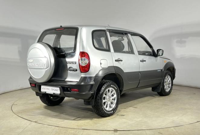 Chevrolet Niva I Рестайлинг с пробегом 2009 года, цена 415 000 рублей, 180842 км, внедорожник, Автокод Объявления