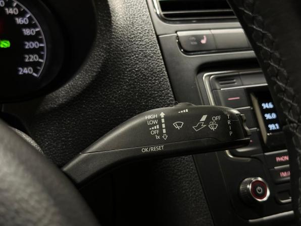 Volkswagen Polo V Рестайлинг с пробегом 2018 года, цена 1 200 000 рублей, 105431 км, седан, Автокод Объявления