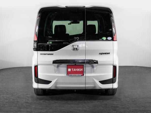 Honda Stepwgn V с пробегом 2015 года, цена 1 750 500 рублей, 92666 км, минивэн, Автокод Объявления