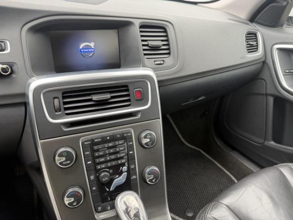 Volvo S60 II Рестайлинг с пробегом 2013 года, цена 979 999 рублей, 259401 км, седан, Автокод Объявления