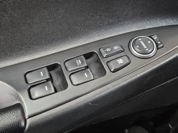 Hyundai Sonata VI (YF) с пробегом 2012 года, цена 1 049 000 рублей, 181066 км, седан, Автокод Объявления