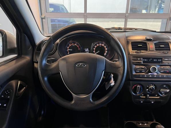 Lada (ВАЗ) Granta I Рестайлинг с пробегом 2021 года, цена 608 900 рублей, 70283 км, лифтбек, Автокод Объявления
