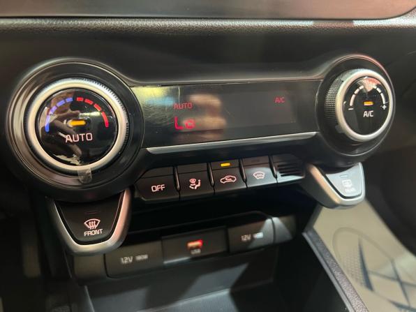 Kia Rio IV Рестайлинг с пробегом 2021 года, цена 1 559 000 рублей, 68888 км, седан, Автокод Объявления