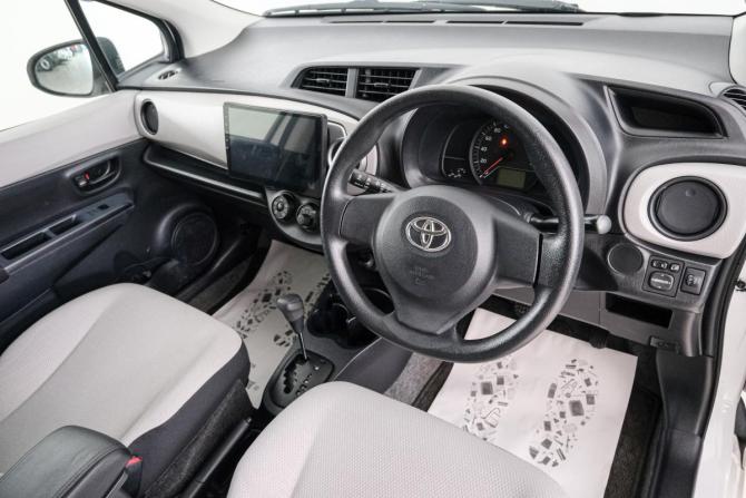 Toyota Vitz III (XP130) с пробегом 2011 года, цена 889 000 рублей, 26000 км, хэтчбек, Автокод Объявления