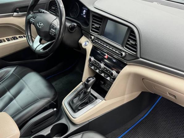 Hyundai Elantra VI (AD) Рестайлинг с пробегом 2018 года, цена 1 399 900 рублей, 50000 км, седан, Автокод Объявления