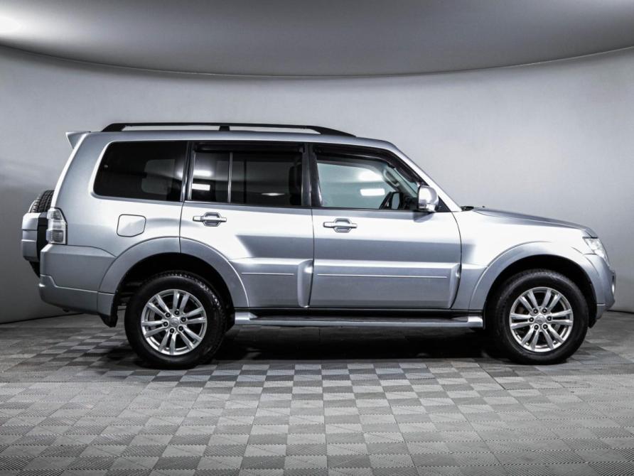 Mitsubishi Pajero IV Рестайлинг 1 Москва  - изображение 4