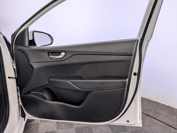 Hyundai Solaris II Рестайлинг с пробегом 2022 года, цена 1 570 000 рублей, 56952 км, седан, Автокод Объявления