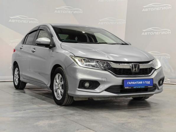 Honda Grace I Рестайлинг с пробегом 2017 года, цена 900 000 рублей, 160000 км, седан, Автокод Объявления