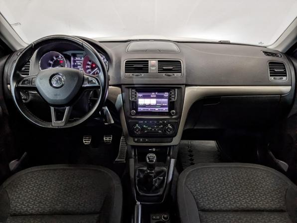 Skoda Yeti I Рестайлинг с пробегом 2016 года, цена 1 320 000 рублей, 120330 км, внедорожник, Автокод Объявления