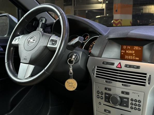 Opel Astra H Рестайлинг с пробегом 2012 года, цена 649 000 рублей, 175170 км, седан, Автокод Объявления