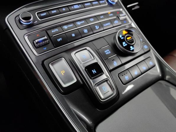 Hyundai Santa Fe IV Рестайлинг с пробегом 2021 года, цена 3 790 000 рублей, 70000 км, внедорожник, Автокод Объявления