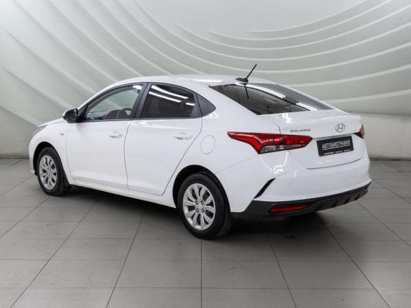 Hyundai Solaris II Рестайлинг с пробегом 2021 года, цена 1 438 000 рублей, 126067 км, седан, Автокод Объявления