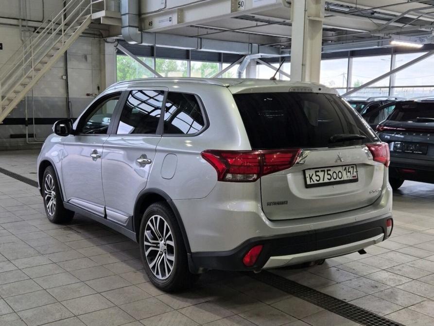 Mitsubishi Outlander III Рестайлинг 2 Санкт-Петербург  - изображение 4