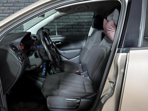 Volkswagen Polo V Рестайлинг с пробегом 2016 года, цена 1 160 000 рублей, 137518 км, седан, Автокод Объявления