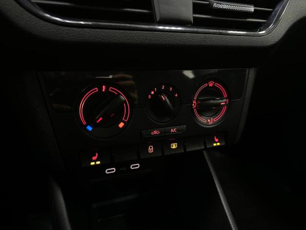Volkswagen Polo VI с пробегом 2021 года, цена 1 460 000 рублей, 72989 км, лифтбек, Автокод Объявления