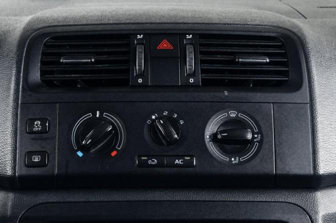 Skoda Fabia II Рестайлинг с пробегом 2012 года, цена 819 000 рублей, 204300 км, хэтчбек, Автокод Объявления