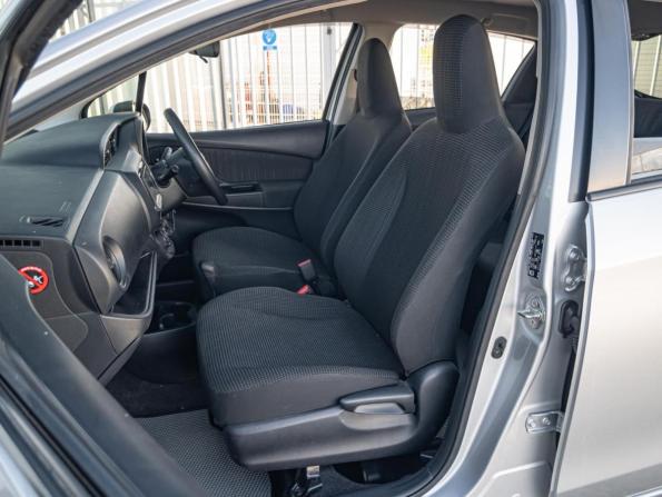 Toyota Vitz III (XP130) Рестайлинг 2 с пробегом 2019 года, цена 1 019 000 рублей, 106887 км, хэтчбек, Автокод Объявления