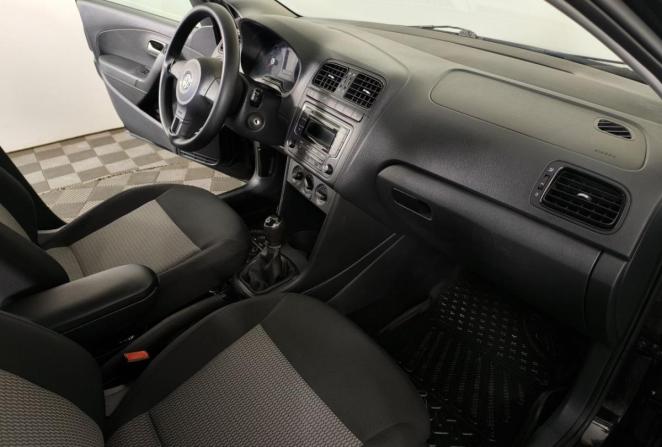 Volkswagen Polo V Рестайлинг с пробегом 2015 года, цена 680 000 рублей, 230036 км, седан, Автокод Объявления