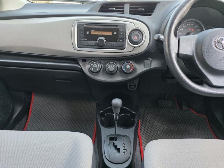 Toyota Vitz III (XP130) Новосибирск  - изображение 18
