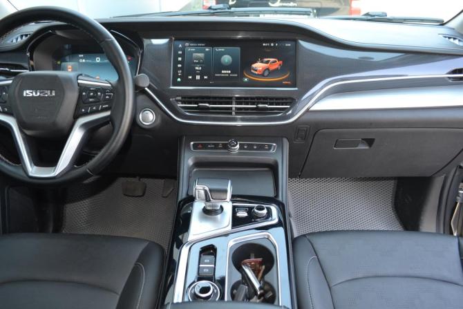 Isuzu D-Max III с пробегом 2023 года, цена 3 300 000 рублей, 30123 км, пикап, Автокод Объявления