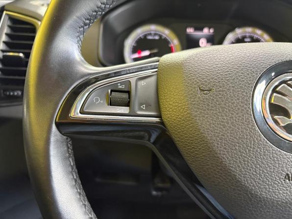 Skoda Karoq I с пробегом 2020 года, цена 1 999 000 рублей, 154000 км, внедорожник, Автокод Объявления