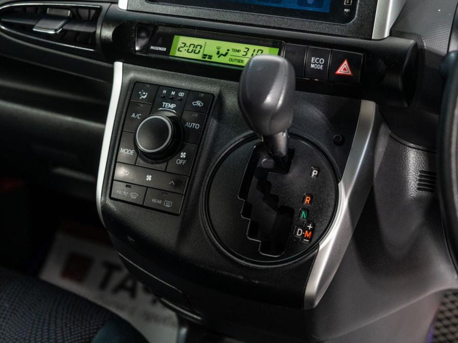 Toyota Wish II Рестайлинг Иркутск  - изображение 15