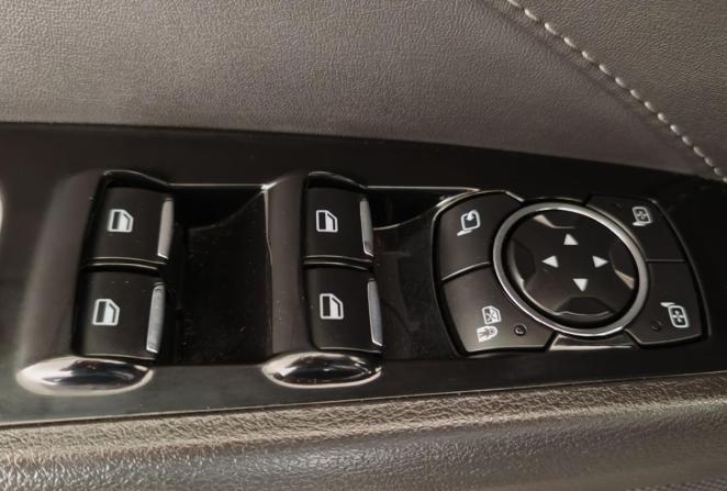 Ford Mondeo V с пробегом 2015 года, цена 1 580 000 рублей, 182006 км, седан, Автокод Объявления