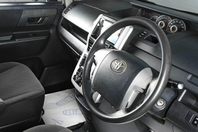 Toyota Noah II (R70) с пробегом 2012 года, цена 1 889 000 рублей, 198000 км, минивэн, Автокод Объявления