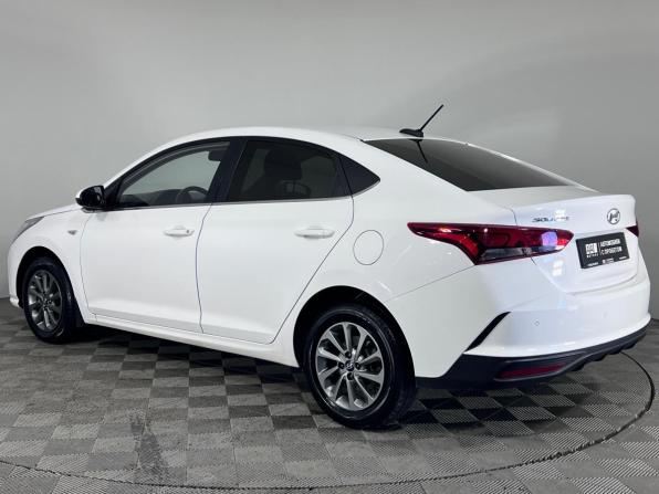 Hyundai Solaris II Рестайлинг с пробегом 2022 года, цена 1 597 000 рублей, 121158 км, седан, Автокод Объявления