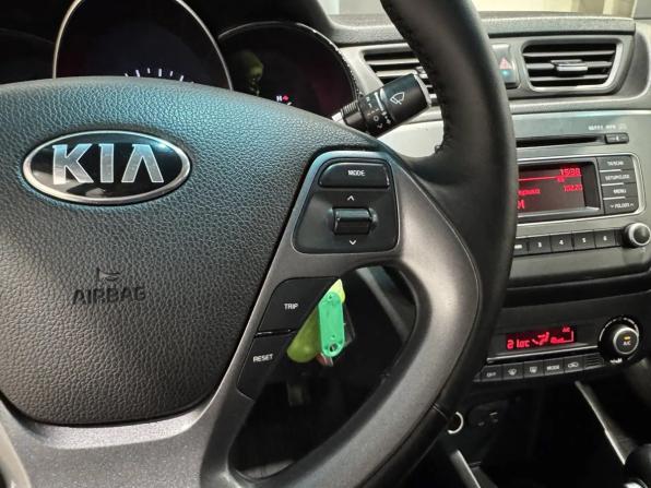 Kia Rio III Рестайлинг с пробегом 2017 года, цена 920 000 рублей, 205000 км, седан, Автокод Объявления