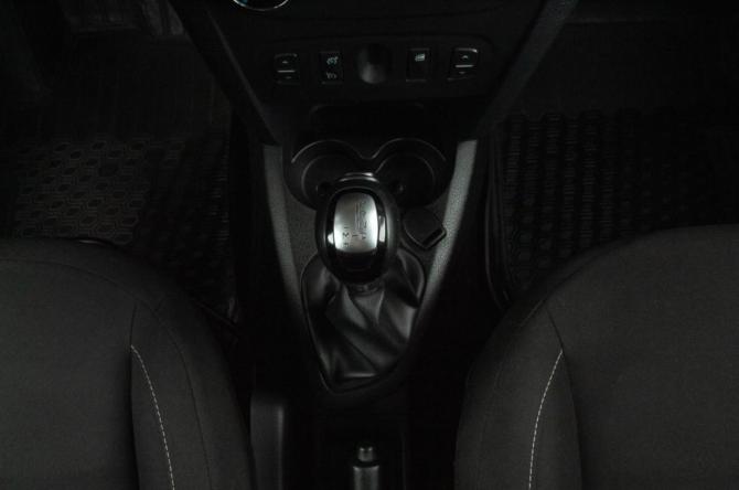 Renault Sandero II с пробегом 2016 года, цена 929 000 рублей, 134600 км, хэтчбек, Автокод Объявления