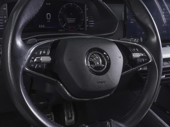Skoda Octavia IV (A8) с пробегом 2021 года, цена 2 990 000 рублей, 131021 км, лифтбек, Автокод Объявления