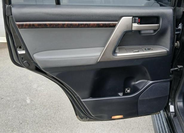 Toyota Land Cruiser 200 Series с пробегом 2008 года, цена 2 598 000 рублей, 240809 км, внедорожник, Автокод Объявления
