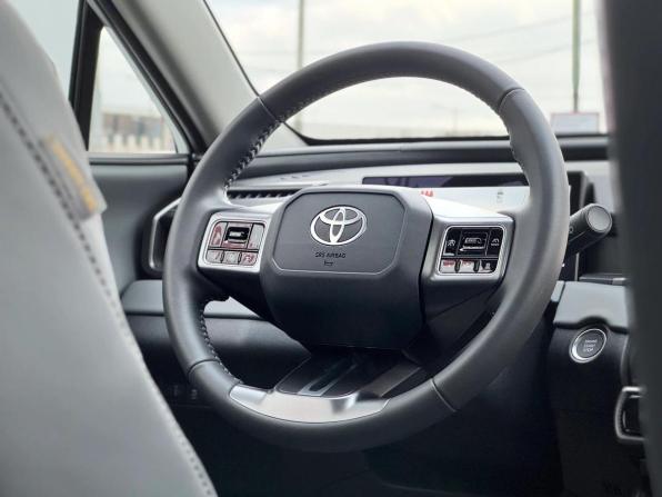 Toyota RAV4 VI (XA60) с пробегом 2026 года, цена 4 300 000 рублей, 10 км, внедорожник, Автокод Объявления