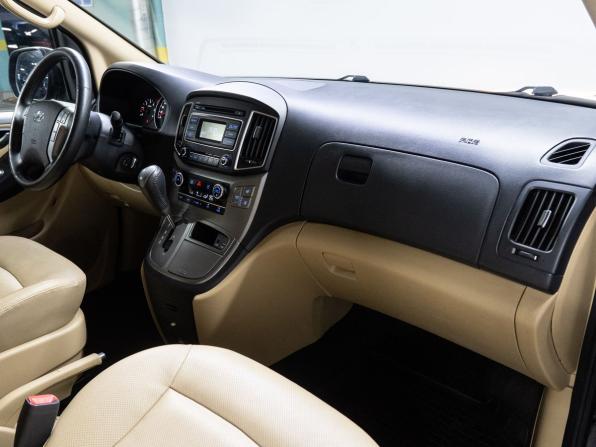 Hyundai H-1 II Рестайлинг 2 с пробегом 2019 года, цена 3 300 000 рублей, 47668 км, минивэн, Автокод Объявления