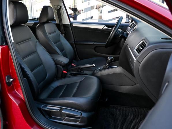 Volkswagen Jetta VI Рестайлинг с пробегом 2017 года, цена 1 489 000 рублей, 70257 км, седан, Автокод Объявления