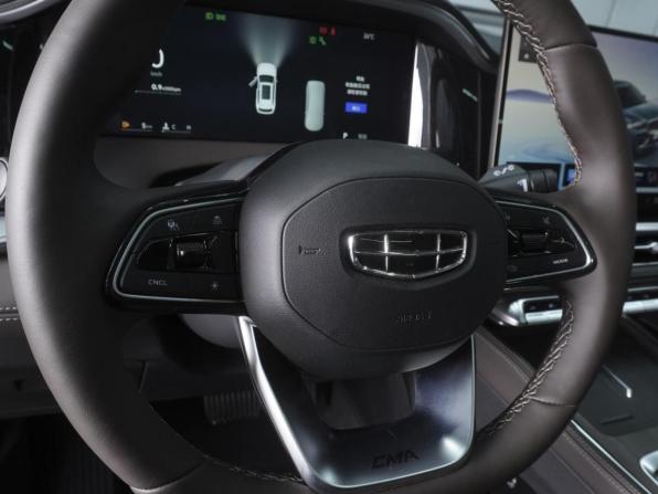 Geely Monjaro I Рестайлинг 2 с пробегом 2026 года, цена 4 500 000 рублей, 34 км, внедорожник, Автокод Объявления