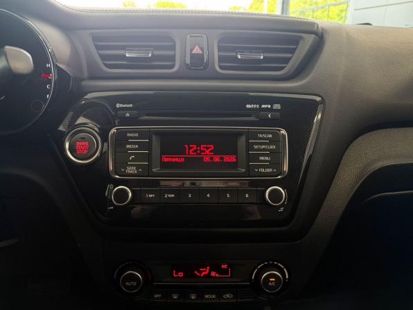 Kia Rio III Рестайлинг с пробегом 2015 года, цена 1 220 000 рублей, 28904 км, седан, Автокод Объявления