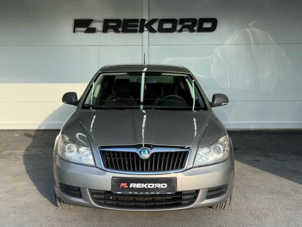 Skoda Octavia II (A5) Рестайлинг с пробегом 2012 года, цена 679 000 рублей, 262441 км, лифтбек, Автокод Объявления