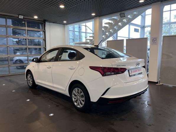 Hyundai Solaris II Рестайлинг с пробегом 2022 года, цена 1 774 000 рублей, 97425 км, седан, Автокод Объявления